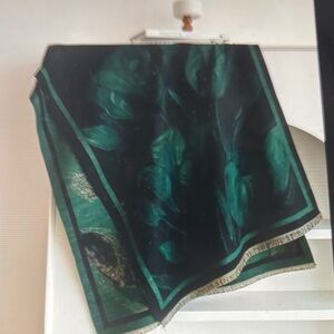 Green & Black Hidden Tulip Reversible Wrap